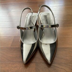 Steve Madden Hailsey Sling Back chunky Heel Pump in Silver Metallic Size 7